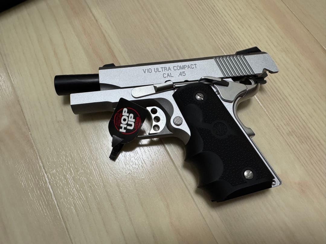 東京マルイ V10 Ultra Compact ガスブローバックハンドガン