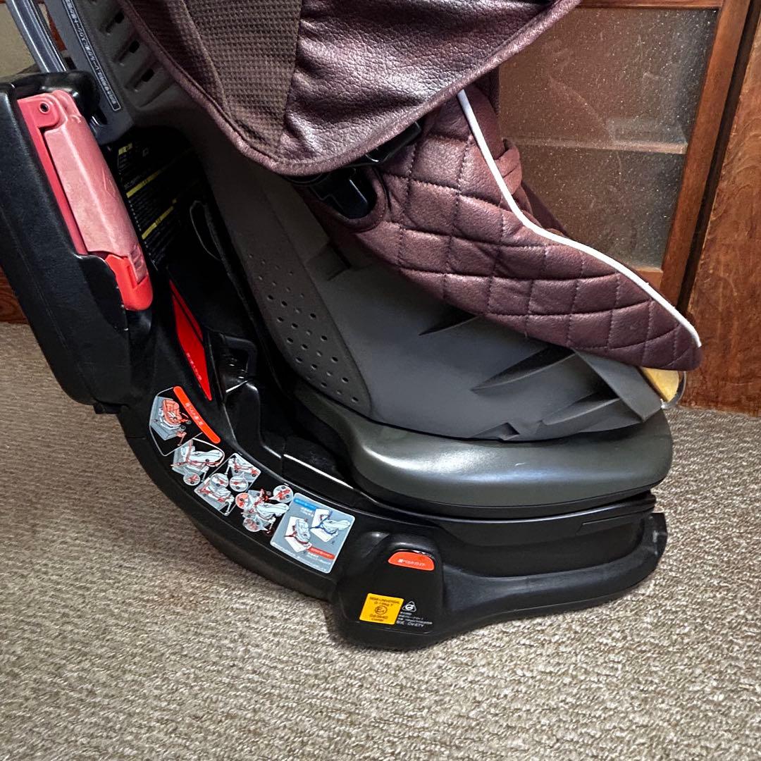 【美品】 combi コンビ ラクティアターンEG チャイルドシート