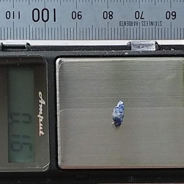 0.16g　サファイア結晶　スリランカ産　楔形結晶　コランダム　鉱物標本