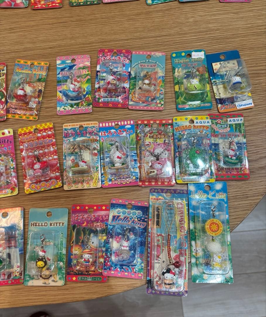 【レアまとめ売り】ご当地キティ　194個　ハローキティストラップ　根付け