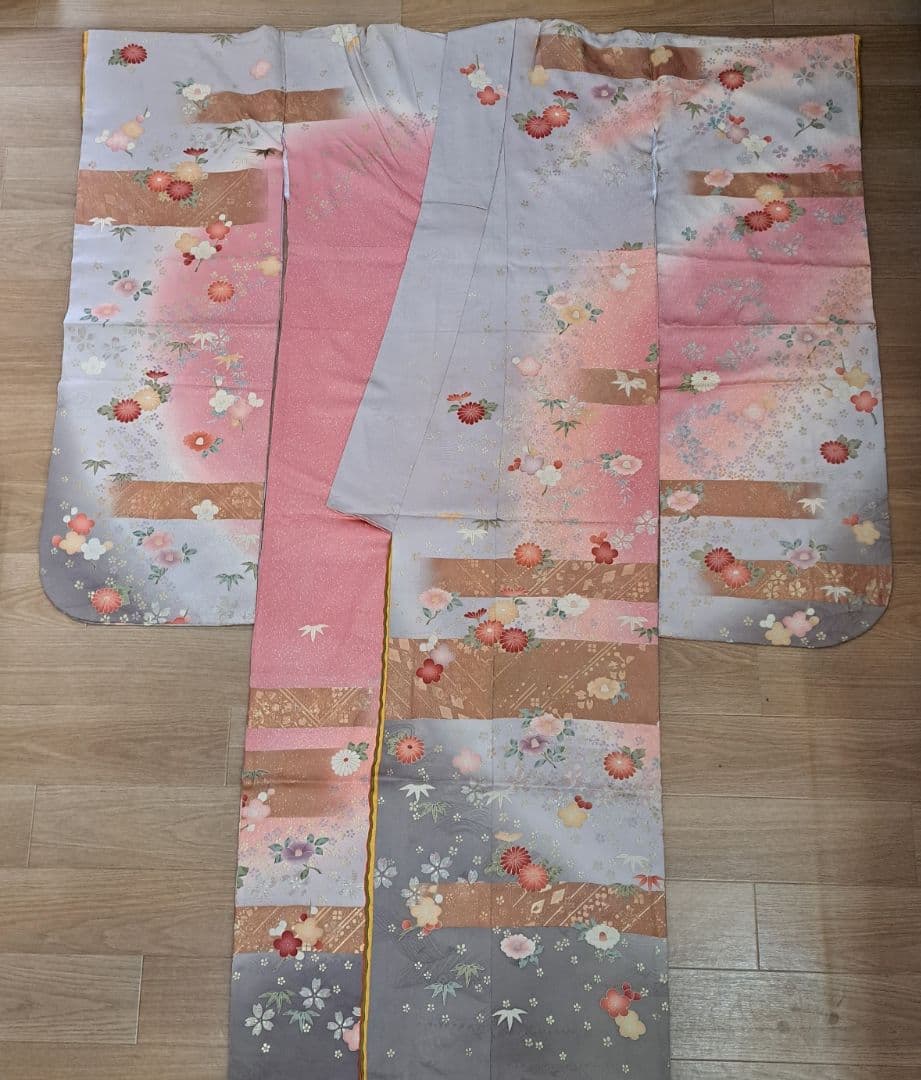 正絹振袖セット ピンク地の古典的な金彩模様と十二単風の重ね仕立 成人式に最適