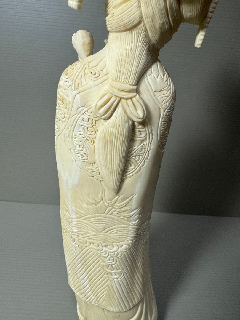 2103  古美術品　乾隆銘　細密彫刻女性像　置物　細密細工　骨董