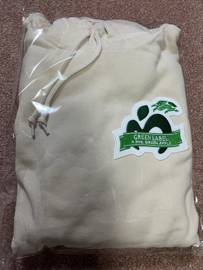 GREENLABEL x Mrs. GREEN APPLEパーカー＆キーホルダー