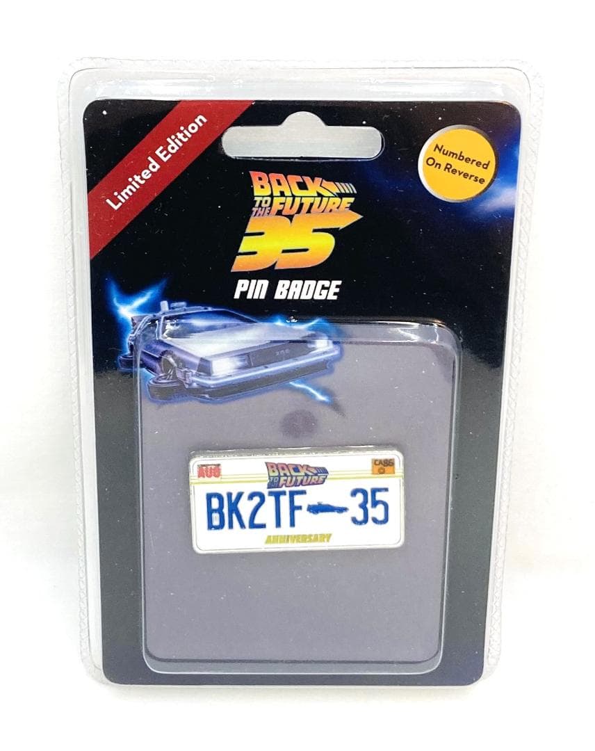バックトゥザフューチャー 壁掛時計 +３５周年限定ピンバッジ + ピンバッジ３個