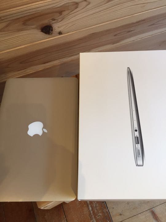 スマホ・タブレット・パソコン MacBook Air MD711J/A