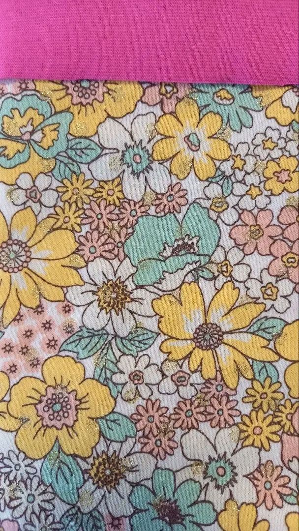 ハンドメイド　犬の花柄の服