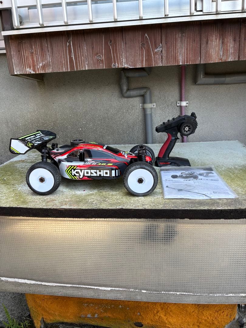 つとむ工房京商エンジンカー1/8 インファーノ　美品　画像追加しました。