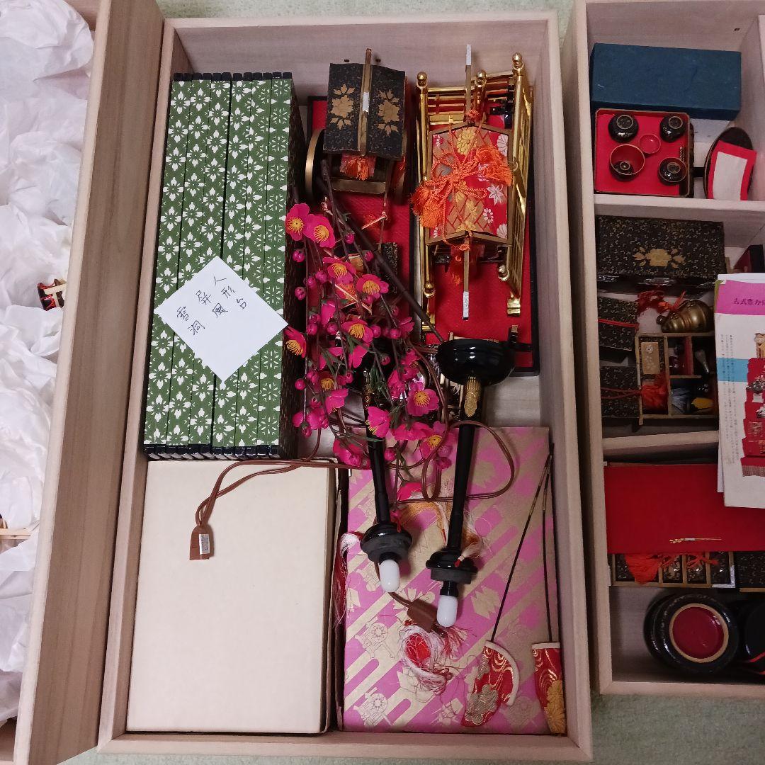 桐箱入り雛人形　七段飾り