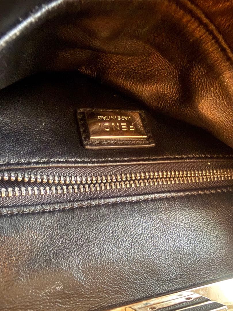 FENDI花のモーチフ黒ミニショルダーバッグ