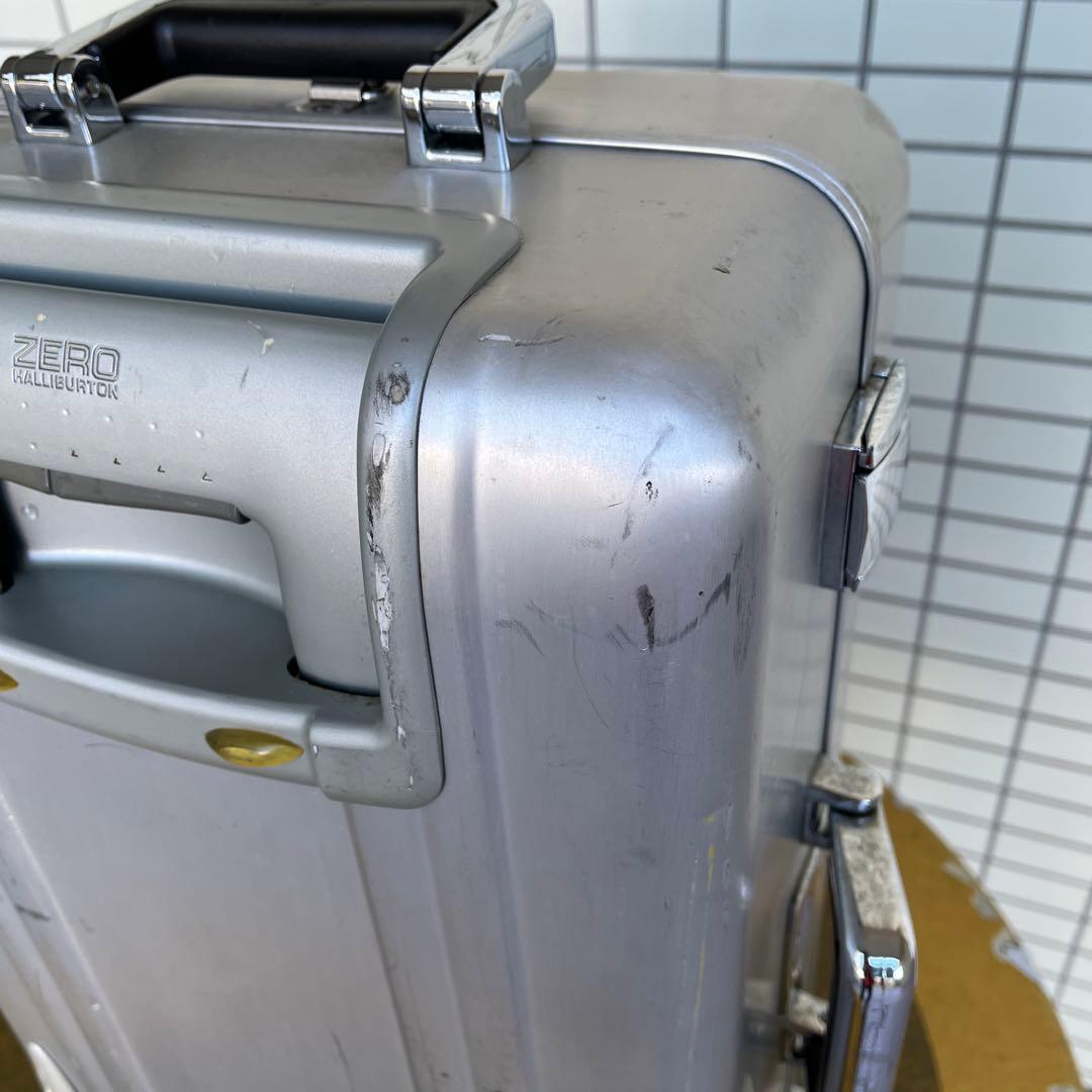 ZEROハリーバートンのキャリーバッグです