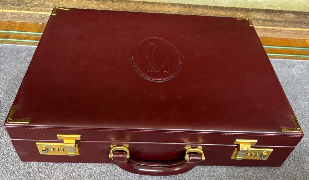 カルティエ　レザーアタッシュケース