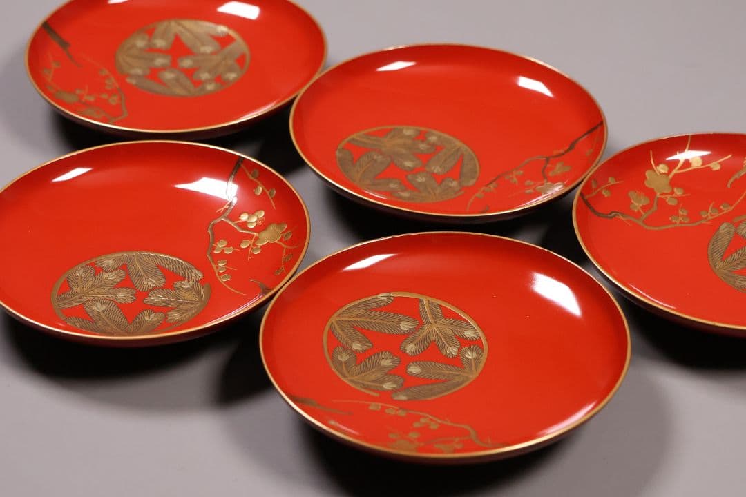 【CM248】時代木製漆器 松竹梅 金蒔絵 朱塗 引盃 五客 木製漆器 小皿 杯