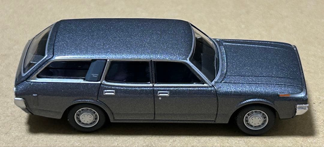 トミカリミテッドヴィンテージネオ トヨタ クラウン バンデラックス