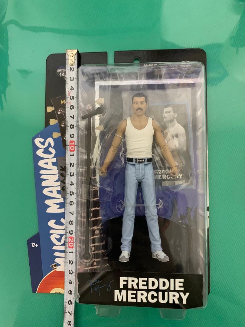 FREDDIE MERCURY フレディ　マーキュリー　フィギュア