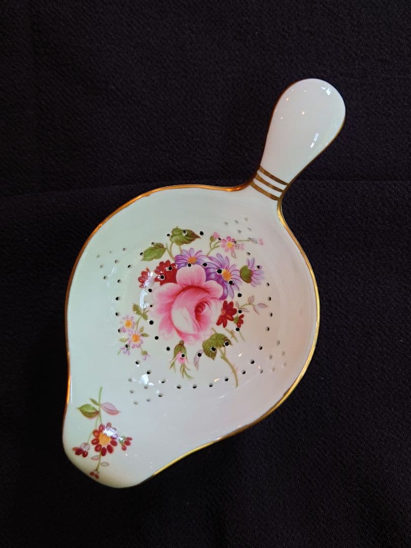 ロイヤル・クラウンダービー　ボーンチャイナ　ティストレーナー＆ミルクポット