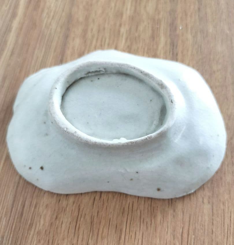 古伊万里　白磁　陽刻　菊　豆皿