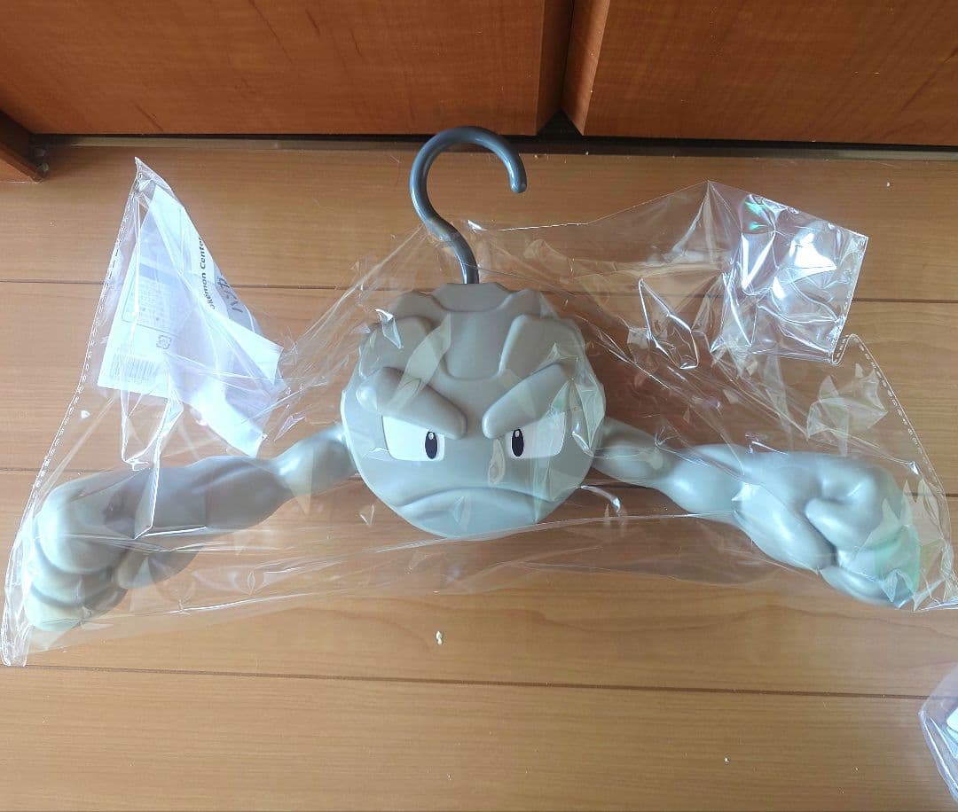 ポケモンセンター限定　イシツブテ　ハンガー