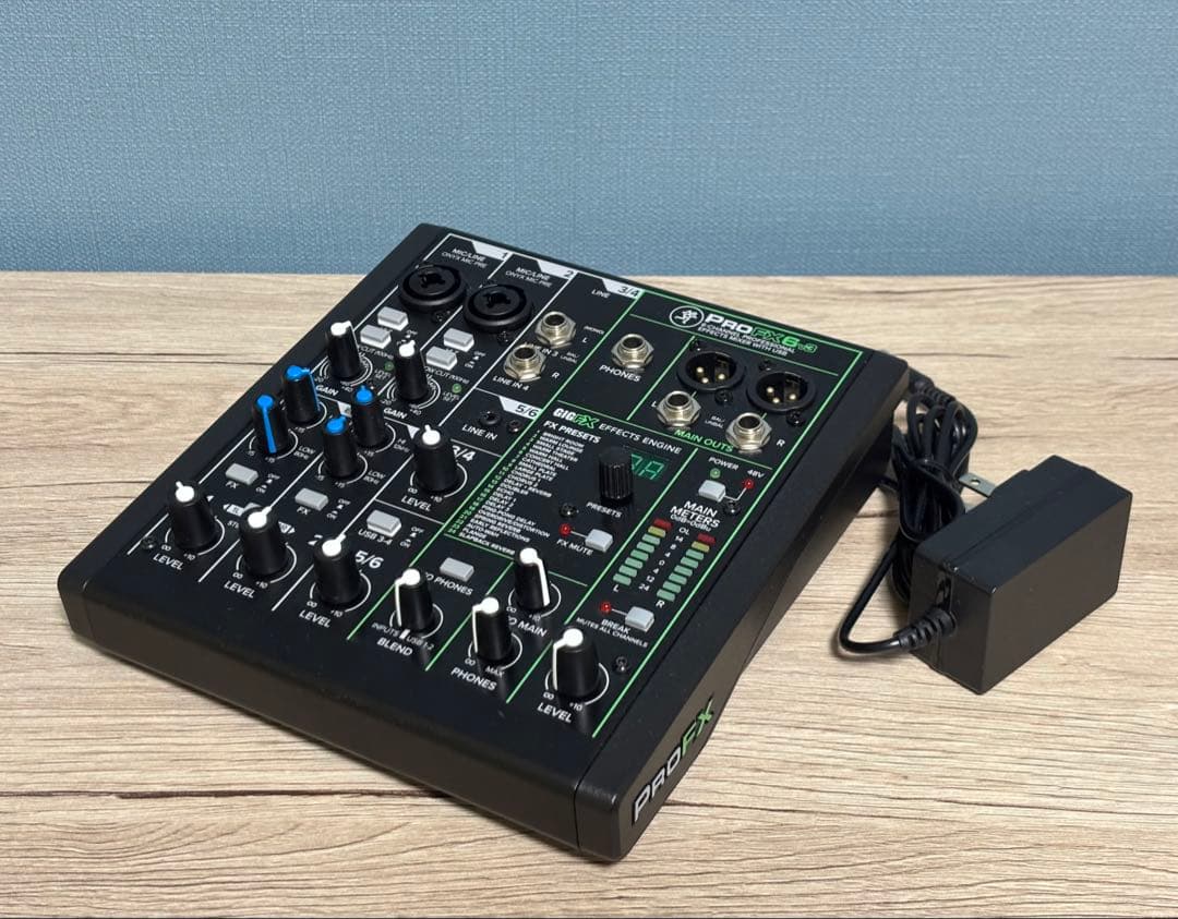 MACKIE PROFX6 v3 本体と電源アダプター、音出し動作確認済み