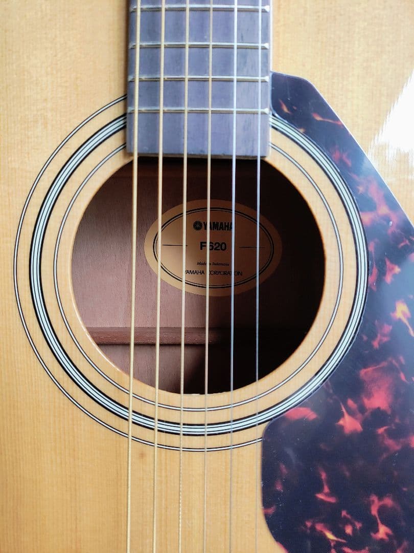 新品同様　Yamaha F620 アコースティックギター