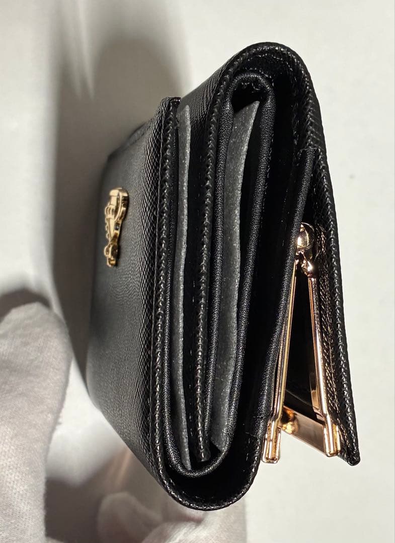 【新品】Vivienne Westwood 折財布 黒 シンプル がま口 定番