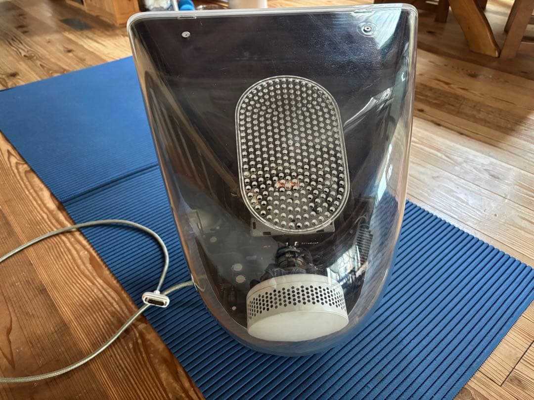 Apple Studio Display　17インチCRTモニター　スケルトン