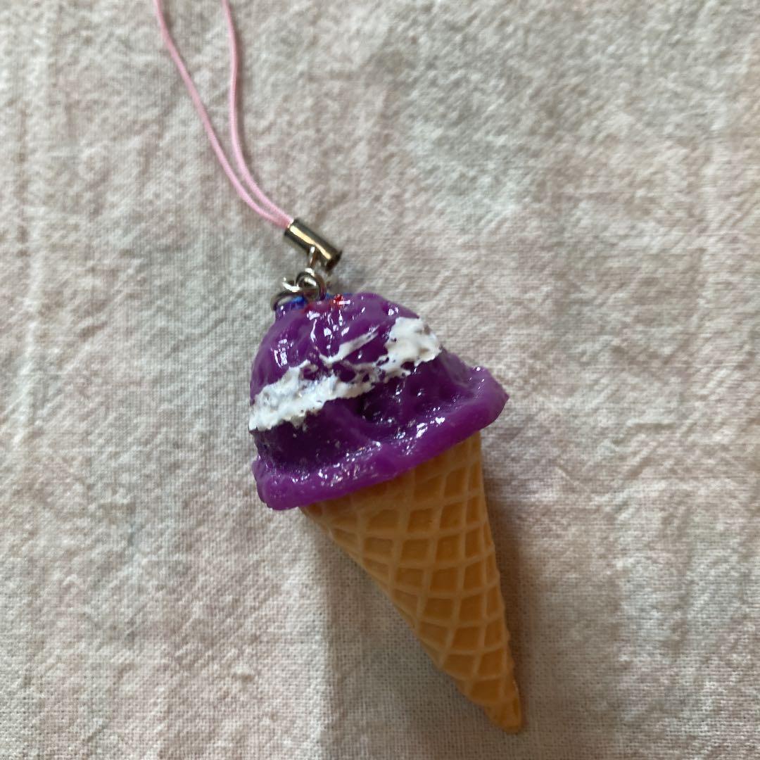 ストラップ　キーホルダー　ブルーベリー　グレープ　紫芋