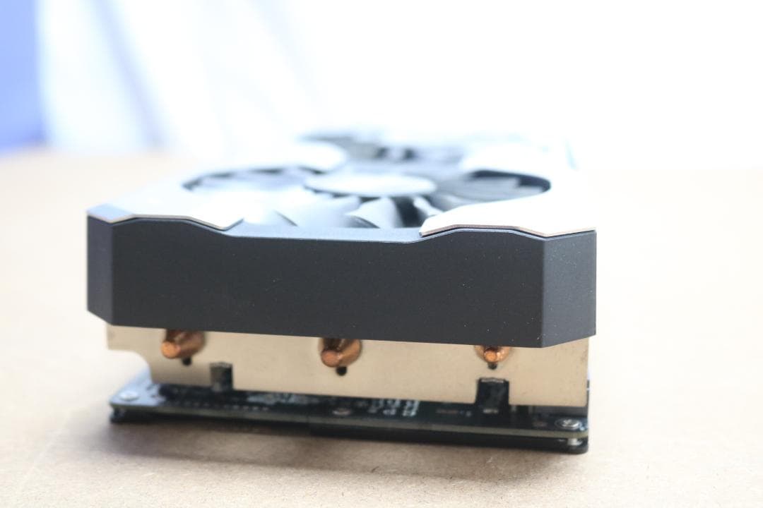 GTX1070 グラフィックボード 通電確認済