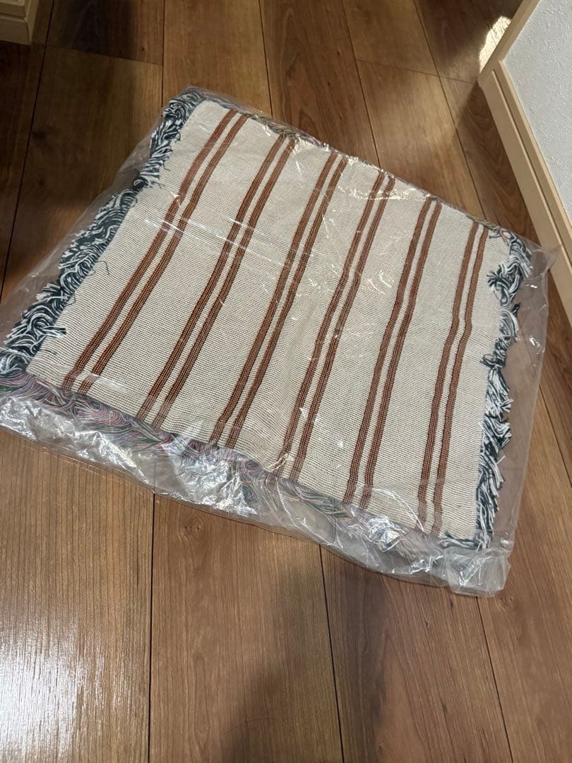 Daisuke Kondo unico クッションカバー