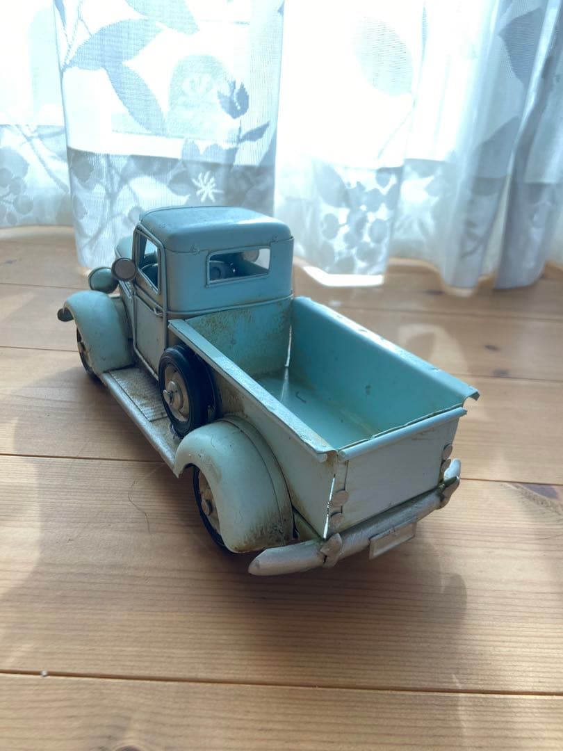 アンティークトラック 置物　ブリキ車　レトロ