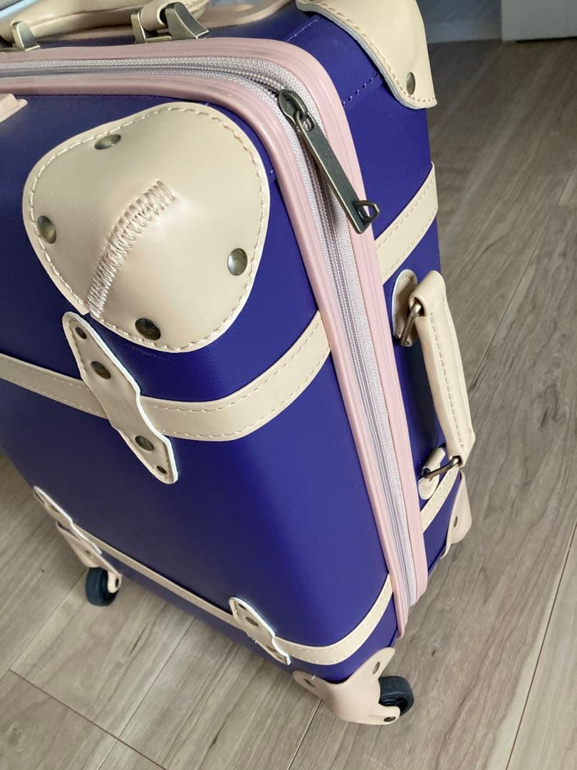 旅行カバン、スーツケース