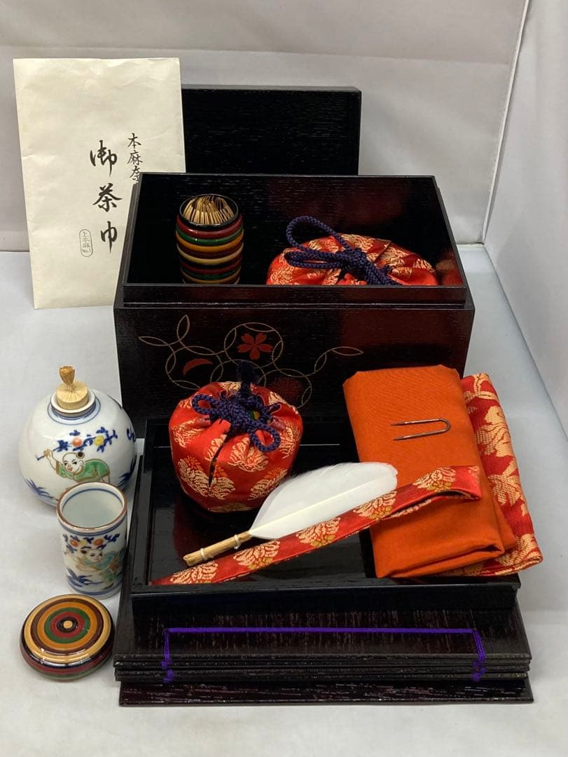B216 茶箱セット 19点　雪月花　七宝繋文　溜漆　描き合わせ塗　茶道具