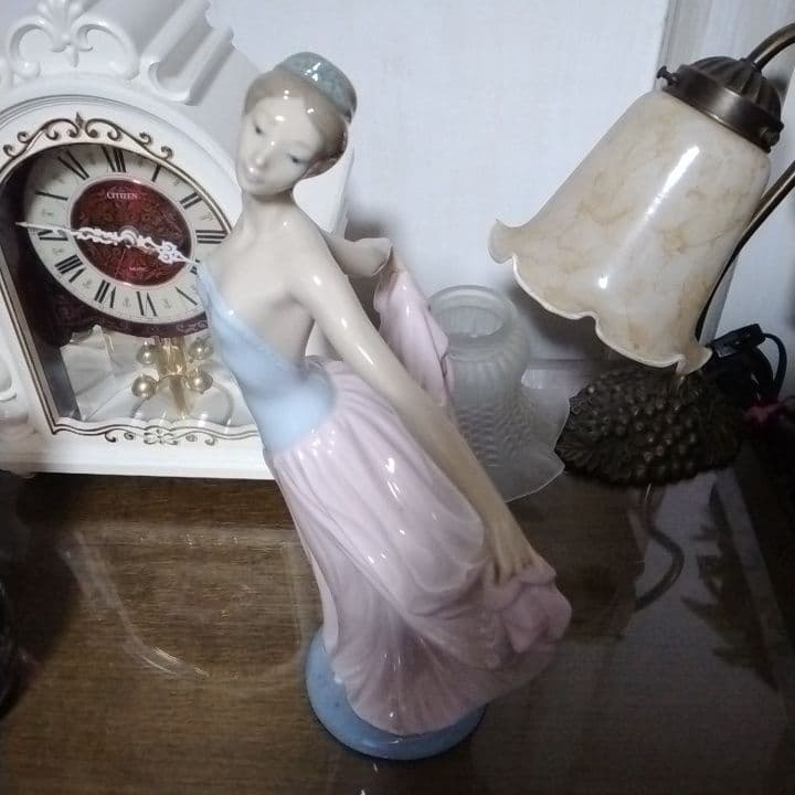 ✨Juny✨リヤドロ✨陶器製✨素敵な品です✨新年ご送付です