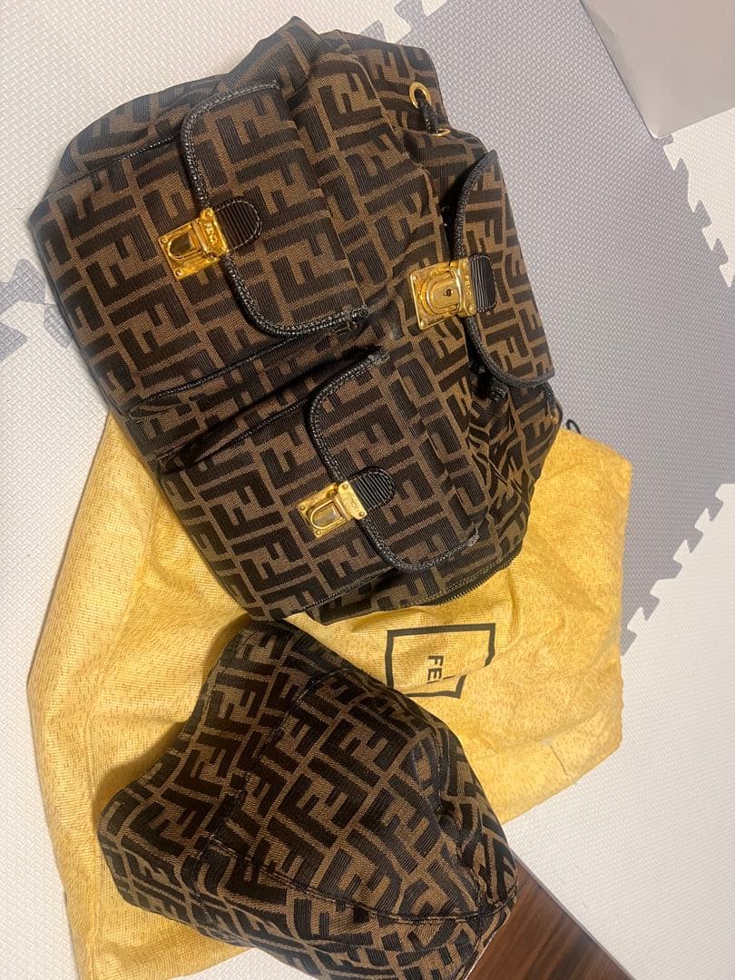 Fendi FFロゴ ハンドバッグ ブラウン　バケハ