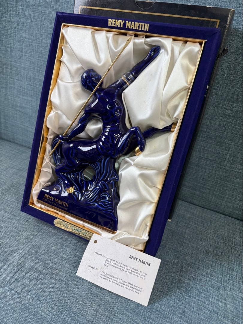 Q3008 未開栓! レミーマルタン セントーリモージュケンタウロス 青陶器