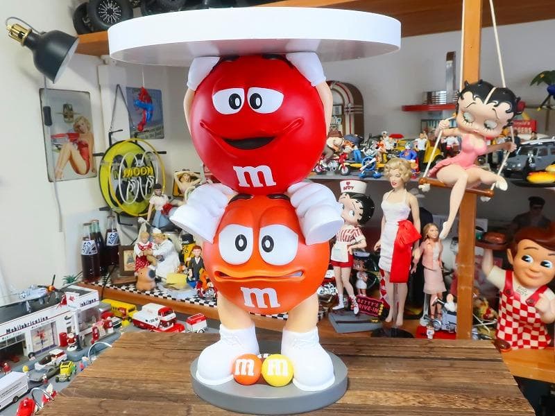 エムアンドエムズ m&m's 店舗用 ディスプレイ 肩車 テーブル