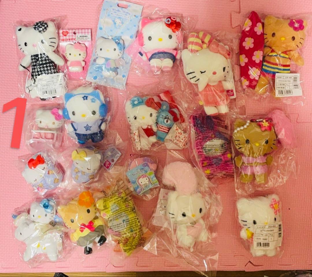 サンリオハローキティマスコットまとめ売り103個？