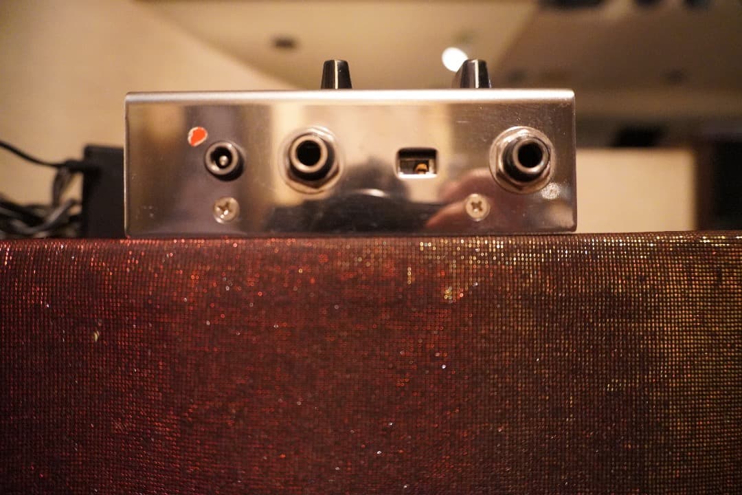 V COMP コンプレッサー 本体とACアダプター