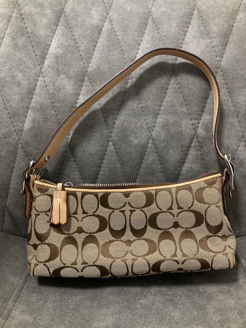 【美品】COACH コーチ ワンショルダーバッグ シグネチャー 8K01