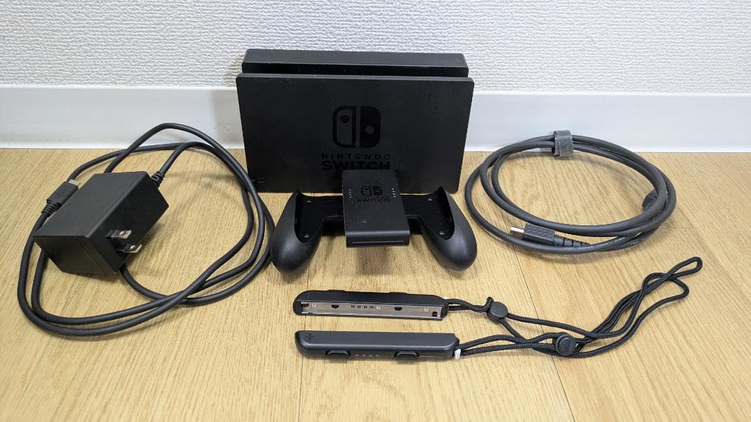 【匿名配送】プロコン、キャリングケース付き・Nintendo Switch 本体