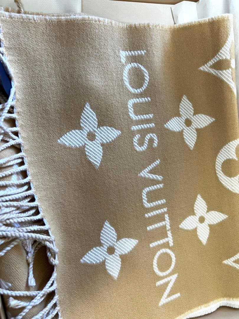 LOUIS VUITTON マフラー LV エセンシャル