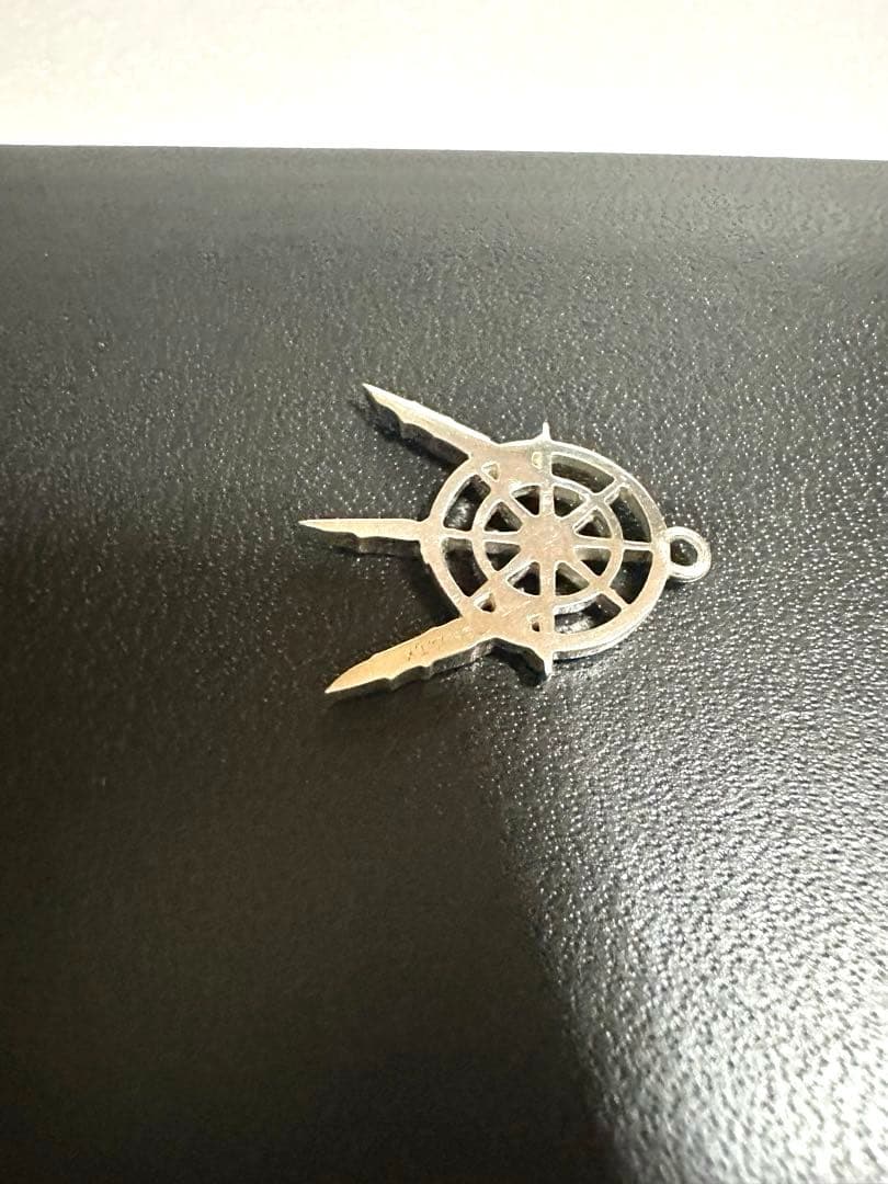 光の護封剣 シルバーペンダント　遊戯王　アクセサリー