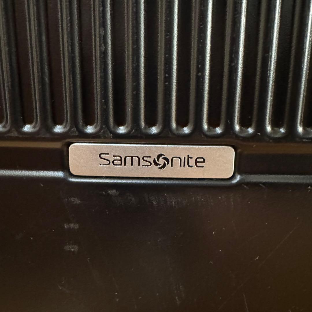 【週末割引中】サムソナイト　スーツケース　ブラック キャリーケース　ラージ L