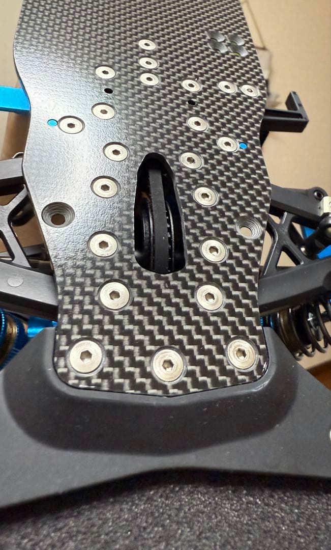 タミヤ　TRF421 (スペアパーツ付き)