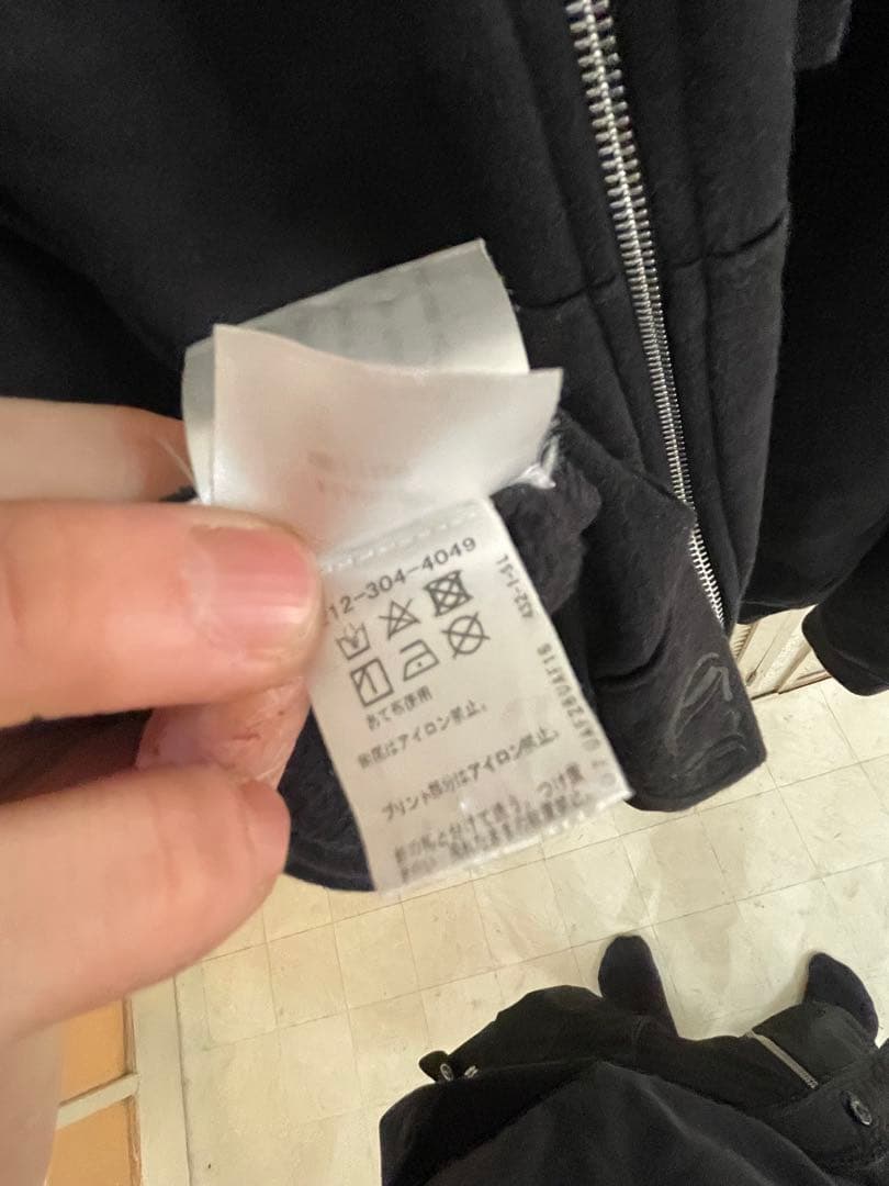 クロムハーツ　ジップアップパーカー　ラベルロゴ