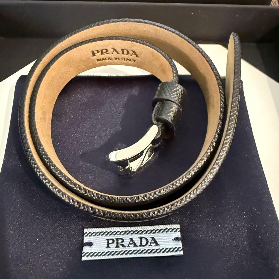 アメックスセンチュリオンカード限定 PRADA ブレスレット型ウェアラブル