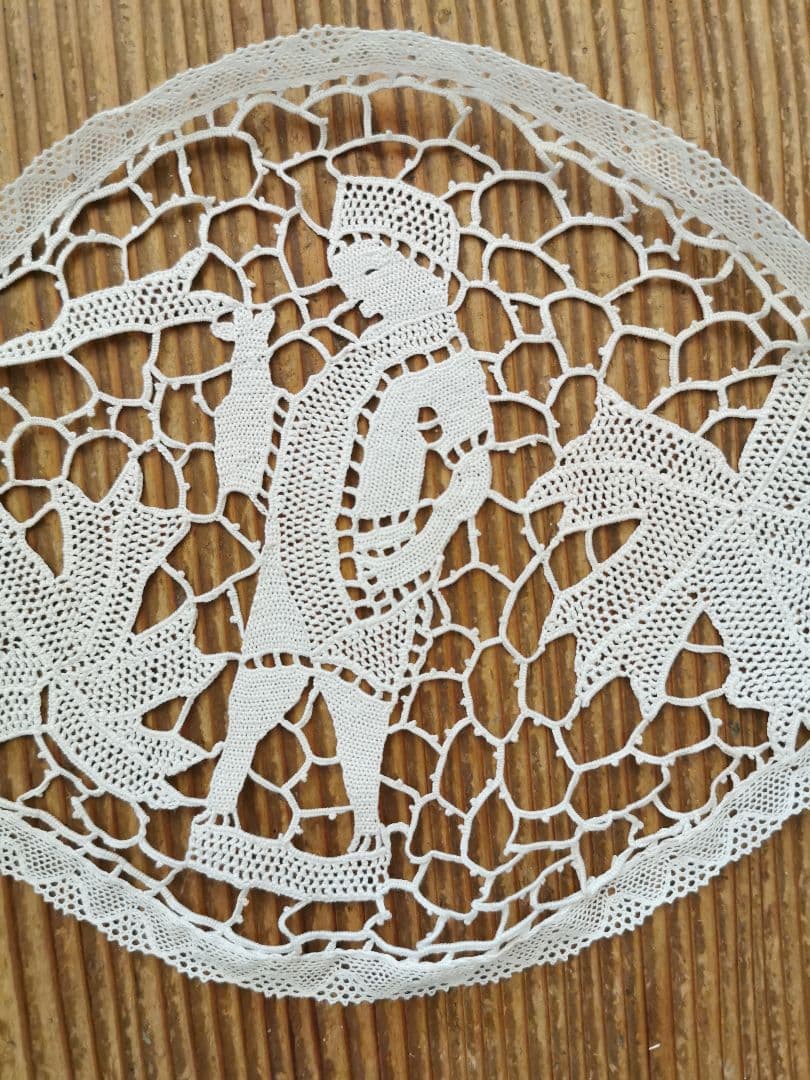 アンティーク ポワンドヴェニスレース ブラーノ島ドイリー ボビンリネン装飾付