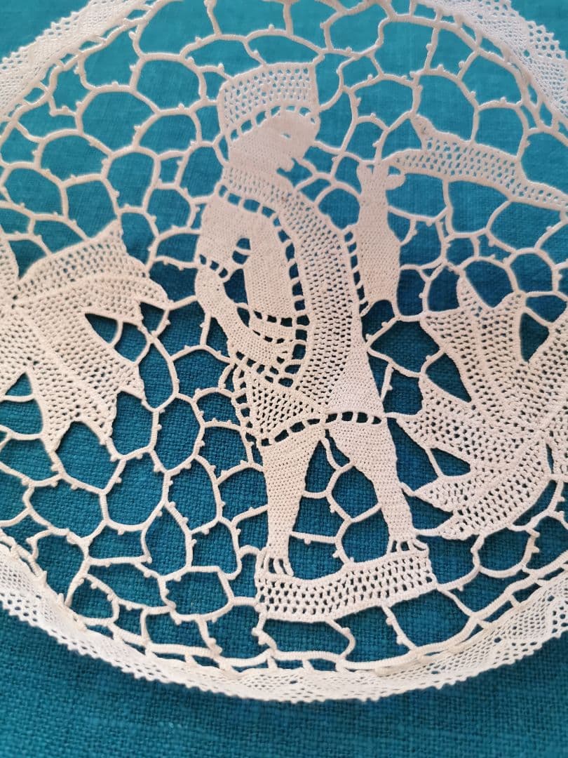 アンティーク ポワンドヴェニスレース ブラーノ島ドイリー ボビンリネン装飾付