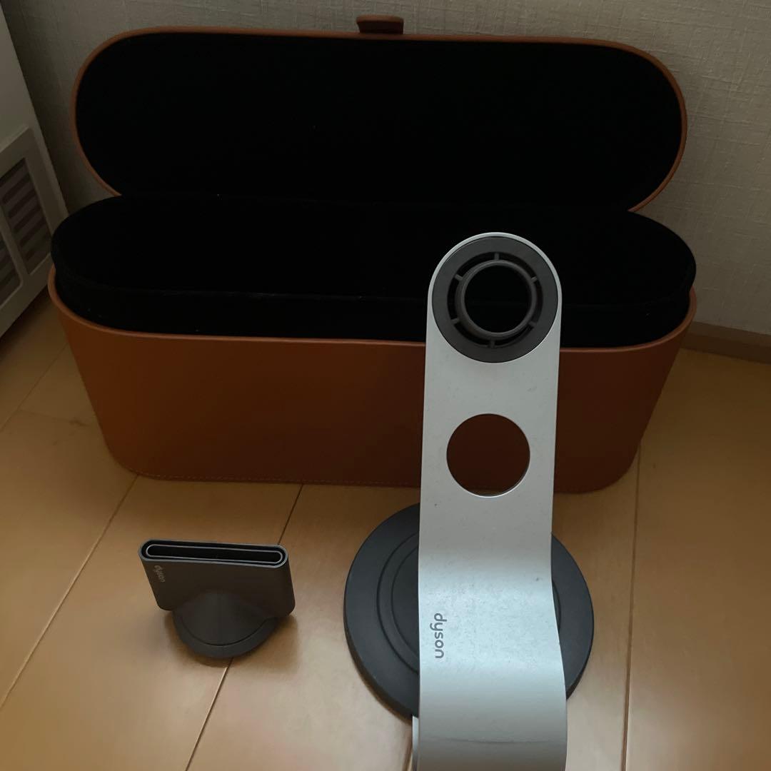 ダイソンドライヤーのアタッチメント　スタンド　ケースセット