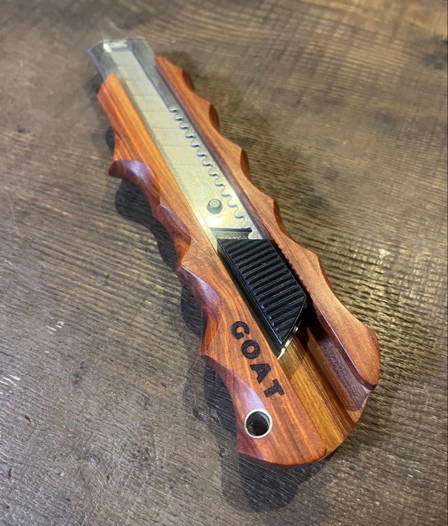 COAT 木製カッターナイフ オートロックJ型 ウネリ パオロサ