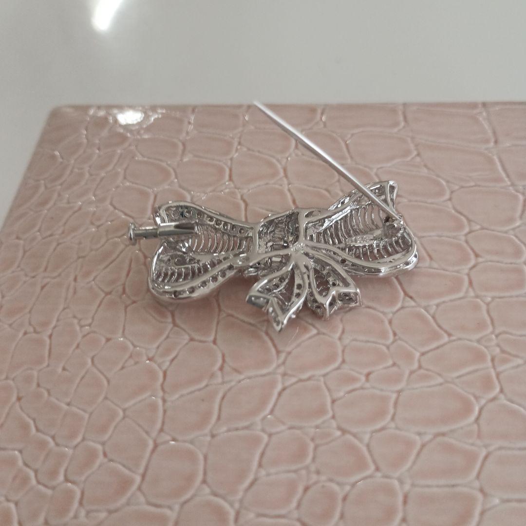 K18エレガント リボン型 ダイヤモンド装飾ブローチ